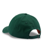 Boné de basebol verde Jägermeister sem logótipos visíveis.