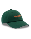 Boné de aba curva verde Jägermeister com logótipo wordmark Jägermeister em laranja na frente.