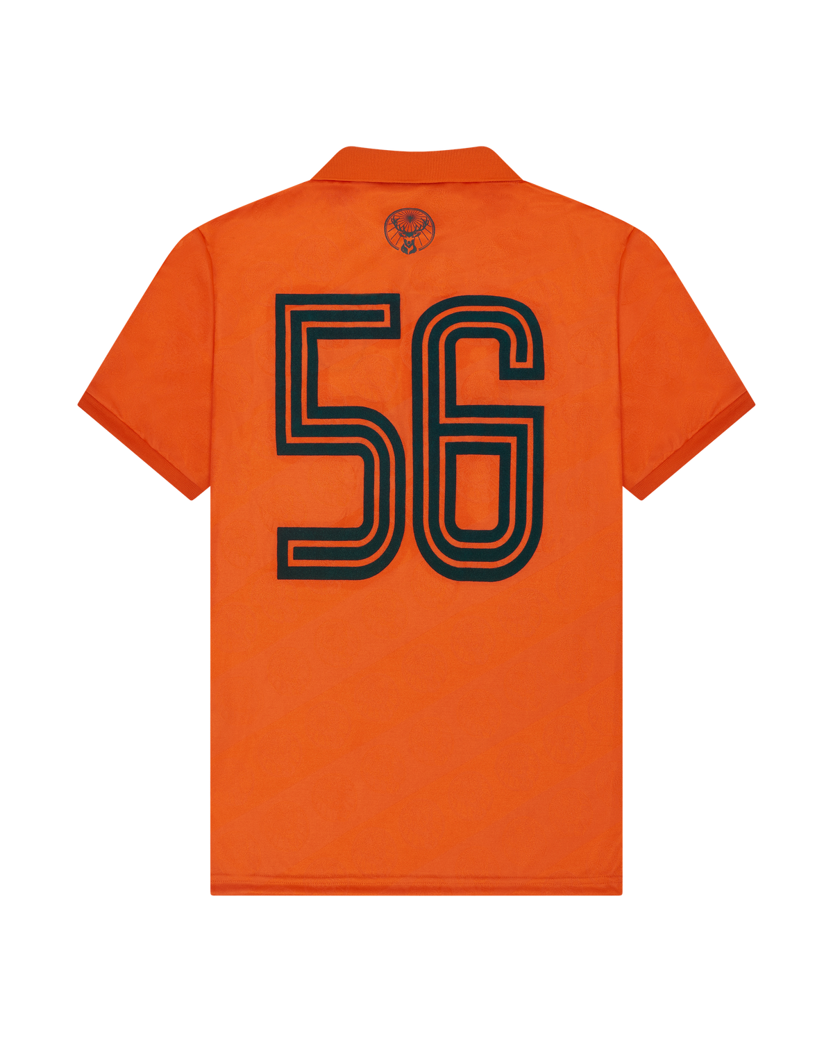 Camisola laranja com o número preto 56 nas costas.