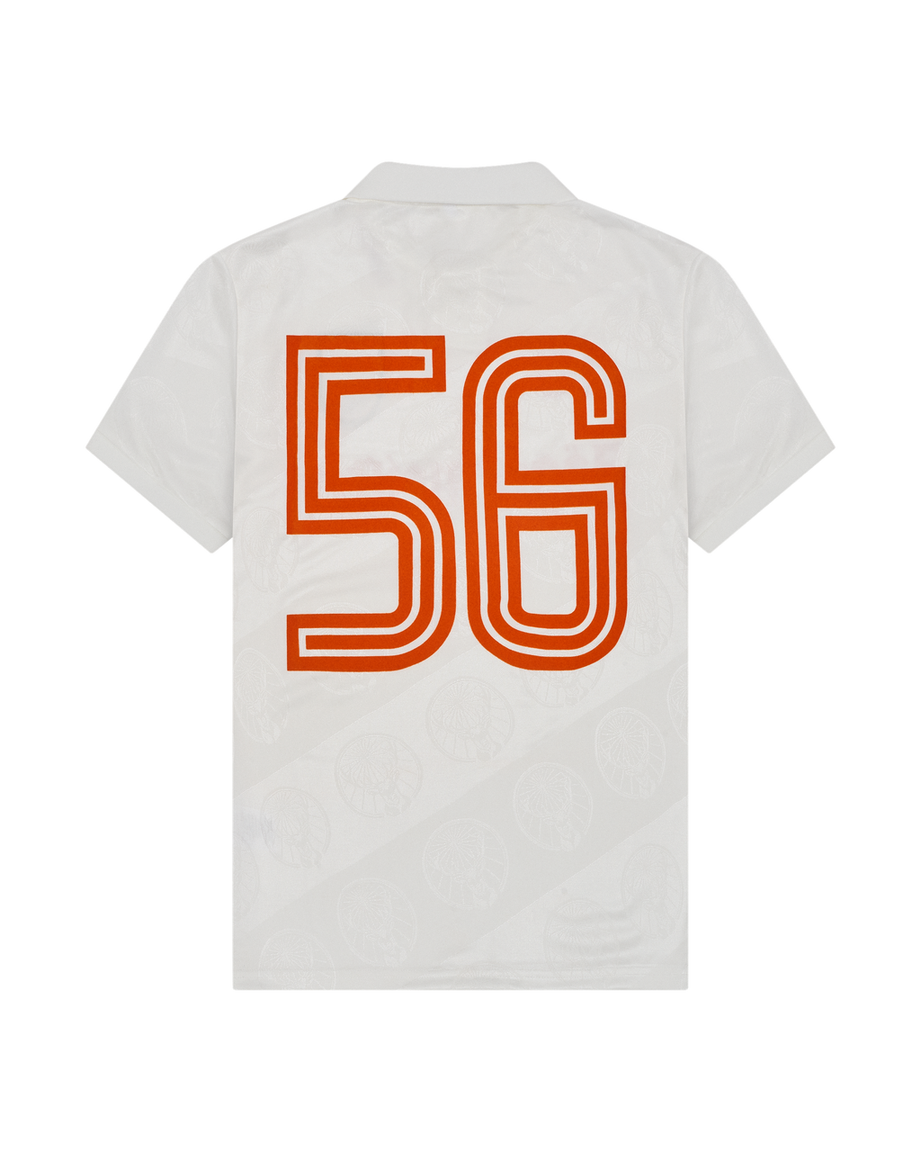 Camisola branca com o design laranja '56' nas costas.
