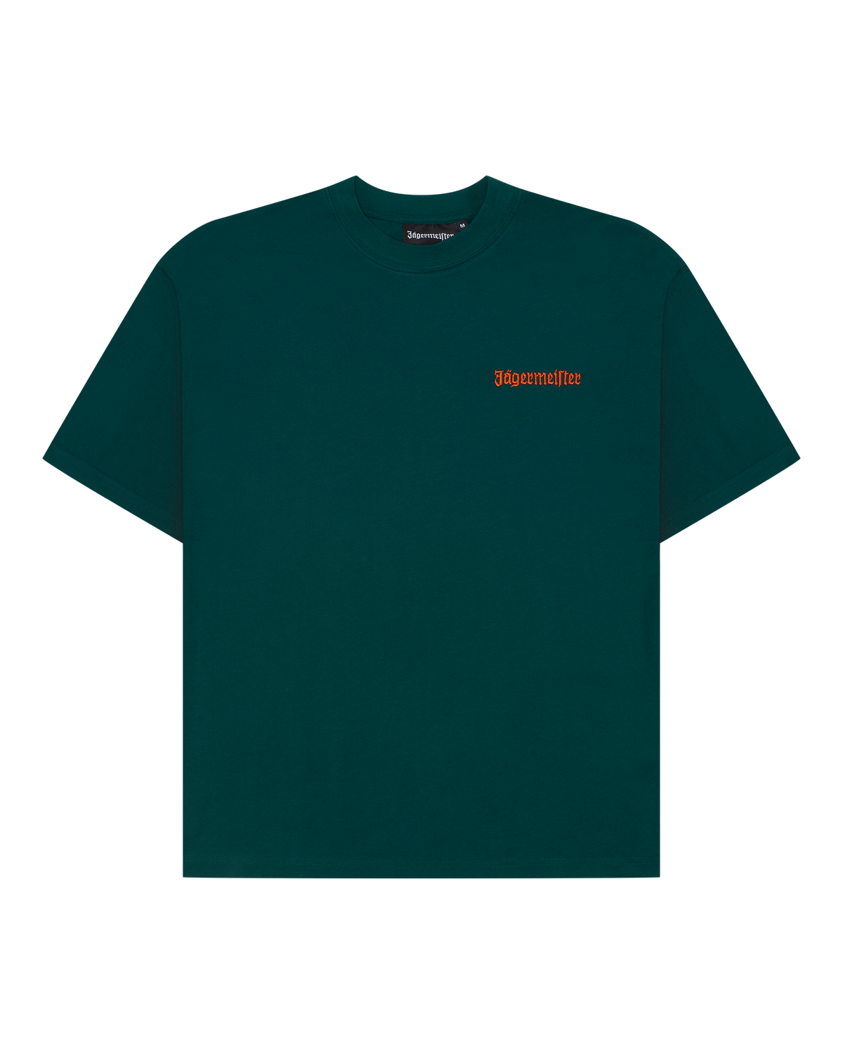 T-shirt verde Jägermeister com um pequeno logótipo em texto laranja no peito.